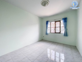 *****ทาวน์เฮ้าส์มือสองย่านนนทบุรี ม.บัวทองธานี กาญจนาภิเษก เนื้อที่ 18 ตร.ว. ฟังก์ชัน 3 ห้องนอน 2 ห้องน้ำ 1 ที่จอดรถ ทาวน์เฮ้าส์หน้ากว้าง บนทำเลเดินทางสะดวก ติดถนนกาญจนาภิเษก ใกล้เซ็นทรัลเวสต์เกต และรถไฟฟ้าสายสีม่วง "สถานีคลองบางไผ่" จองเลย!